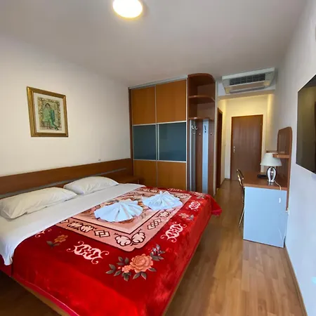 Frankoni Hotel 3*